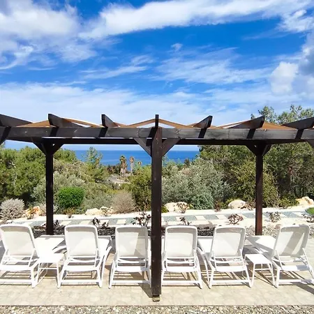 Pine And Olive Seahouse Villa