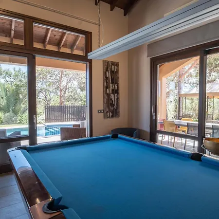 Pine And Olive Seahouse Villa