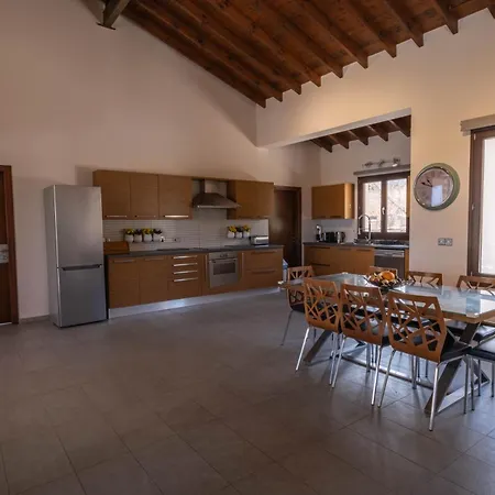 Pine And Olive Seahouse Villa