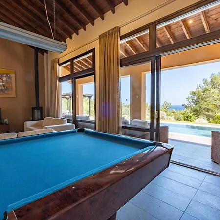 Pine And Olive Seahouse Villa