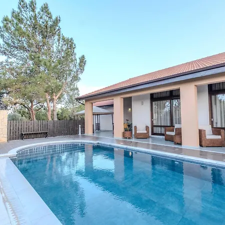 Pine And Olive Seahouse Villa