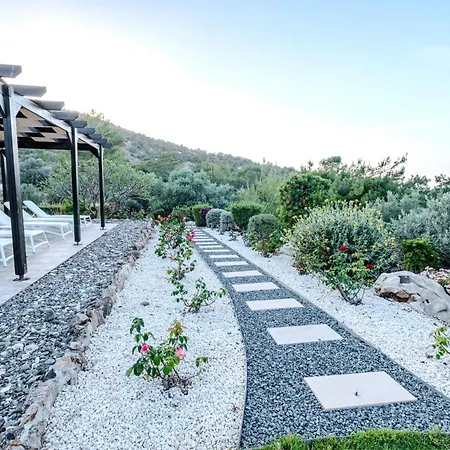 Villa Pine And Olive Seahouse