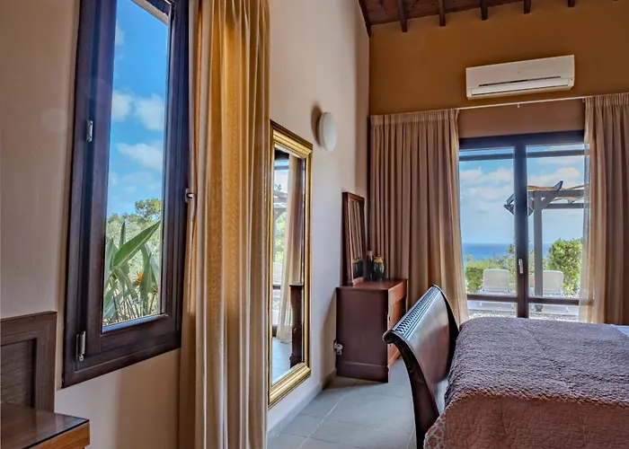 Pine And Olive Seahouse *