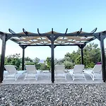 וילה Pine And Olive Seahouse