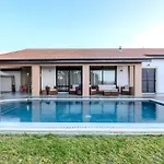 Pine And Olive Seahouse וילה *