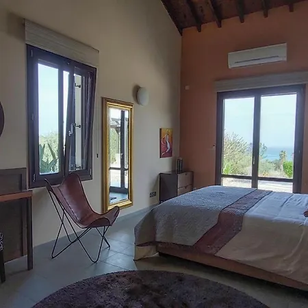 Willa Pine And Olive Seahouse *