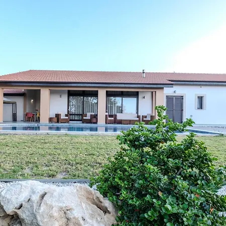 Villa Pine And Olive Seahouse