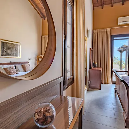Pine And Olive Seahouse Villa *