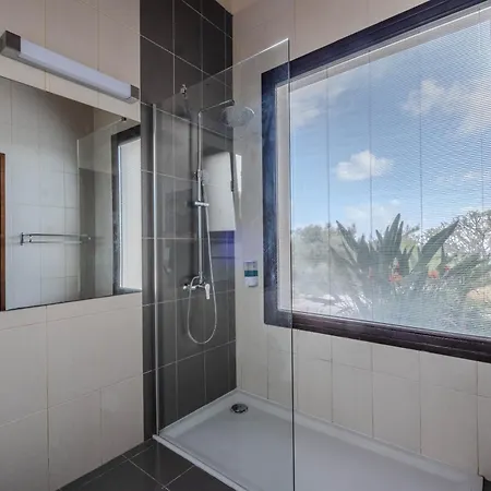 Pine And Olive Seahouse * Neo Chorio