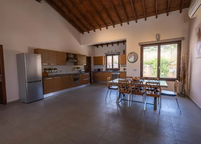 Pine And Olive Seahouse *