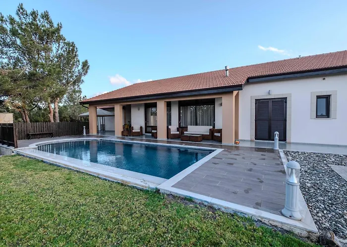 Pine And Olive Seahouse Neo Chorio