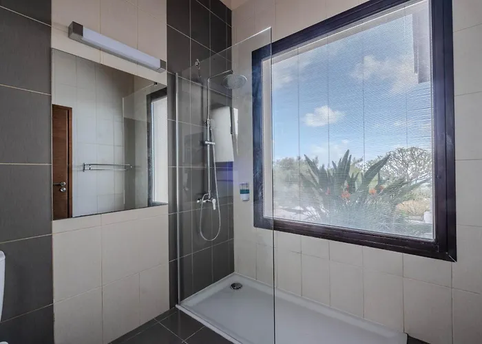 Pine And Olive Seahouse * Neo Chorio